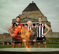 Kokoda veteran Bill Mahney with Jobe Watson and Nick Maxwell